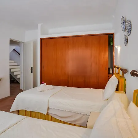 Roofed In Albufeira With Private Swimming Pool Villa *