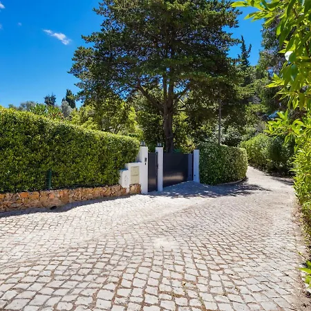 Roofed In Albufeira With Private Swimming Pool * Olhos de Agua (Albufeira)