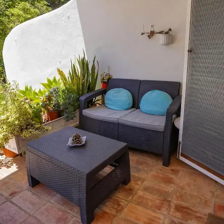 Roofed In Albufeira With Private Swimming Pool Villa *