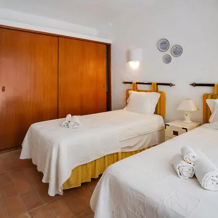 Roofed In Albufeira With Private Swimming Pool *