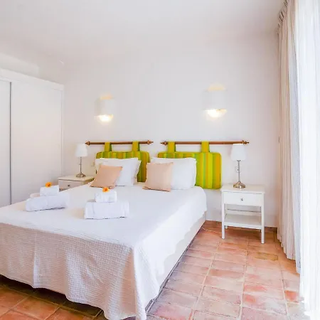 Roofed In Albufeira With Private Swimming Pool Villa *